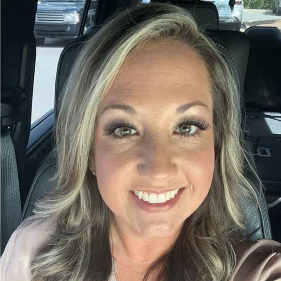 Meet your Posher, Donna - Picture 1 of 1